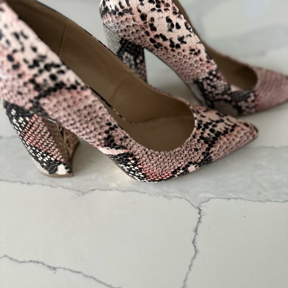 JustFab Snakeskin Block Heel - Picture 3 of 3